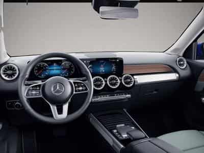 Mercedes GLA 200 (2023) - Photo 2