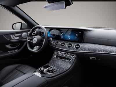 Mercedes 300 (2023) - Foto 4
