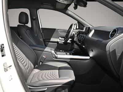 Mercedes 250 (2024) - Photo 2