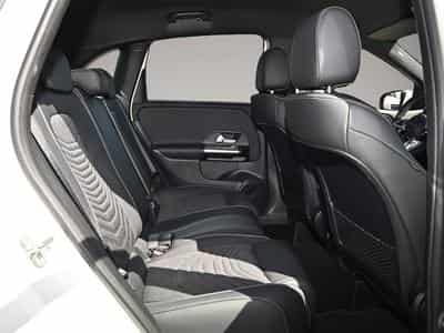 Mercedes 250 (2024) - Photo 4
