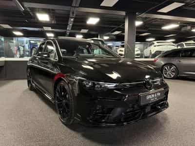 VW Golf (2025) - Photo 1