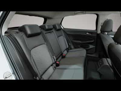 VW Golf (2026) - Photo 8