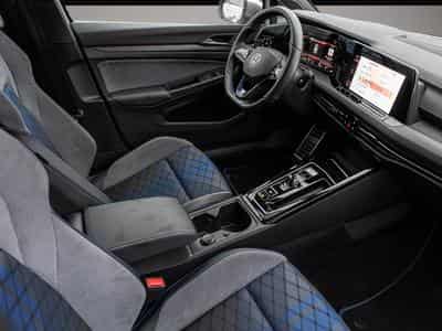 VW Golf (2023) - Photo 6
