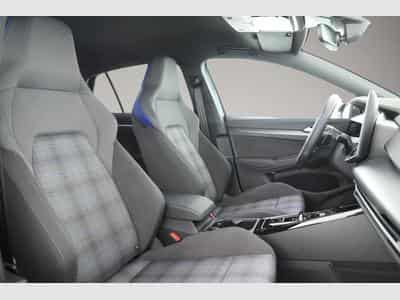 VW Golf (2025) - Photo 6