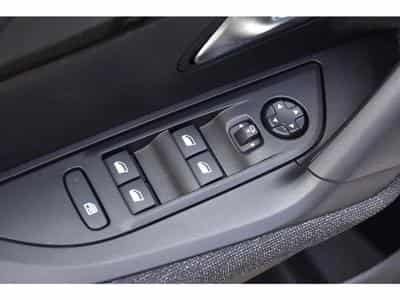Peugeot 2008 (2025) - Photo 15