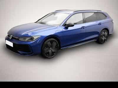 VW Passat (2025) - Photo 1