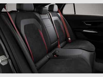 Mercedes C 63 AMG (2025) - Photo 7