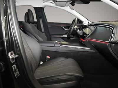Mercedes 300 (2024) - Foto 2