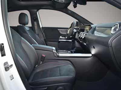 Mercedes GLA 200 (2025) - Photo 2