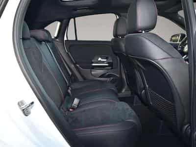 Mercedes GLA 200 (2025) - Photo 4