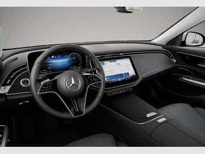 Mercedes 300 (2025) - Foto 2