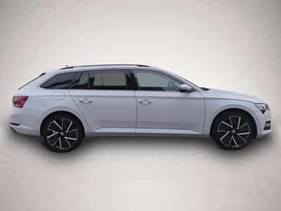 Skoda Superb (2023) - Foto 8