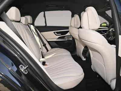 Mercedes 300 (2025) - Foto 4