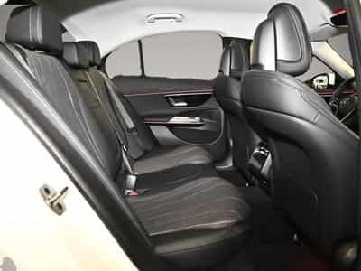Mercedes 300 (2024) - Foto 4