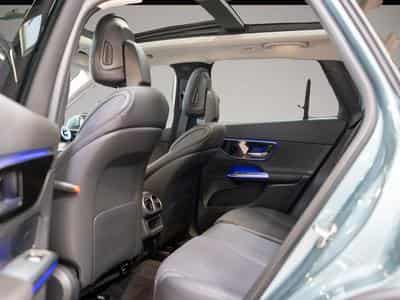 Mercedes GLA 200 (2024) - Photo 4