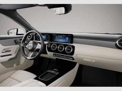 Mercedes 250 (2025) - Foto 4