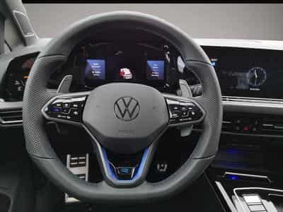 VW Golf (2024) - Photo 3