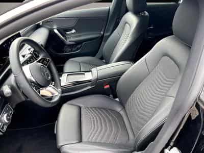 Mercedes GLA 200 (2023) - Photo 7