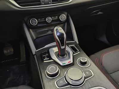 Alfa-Romeo Stelvio 2.2 MJD Sprint NAVI/FULL LED/JA/PDC (2020) - Photo 12