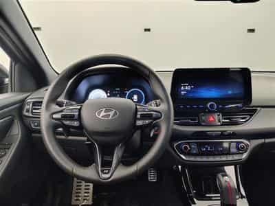 Hyundai i30 1.0 T-GDi DCT N-Line NAVI / FULL LED / CAMERA / JA 17" (2024) - Photo 9