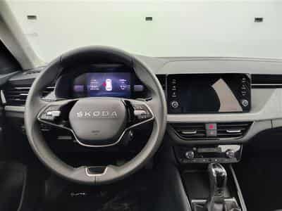 Skoda Kamiq 1.0 TSI 115cv DSG Clever CARPLAY / FULL LED / KEYLESS / CAM (2025) - Foto 9