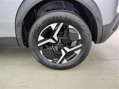 Peugeot 2008 1.2 Hybrid 145cv E-DSC6 Allure NAVI / FULL LED /CUIR PARTIEL (2026) - Foto 6