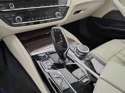 BMW 520 520eA PHEV NAVI / CUIR / FULL LED / HUD (2022) - Foto 12