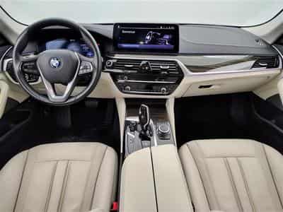 BMW 520 520eA PHEV NAVI / CUIR / FULL LED / HUD (2022) - Foto 8