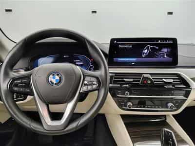 BMW 520 520eA PHEV NAVI / CUIR / FULL LED / HUD (2022) - Foto 9