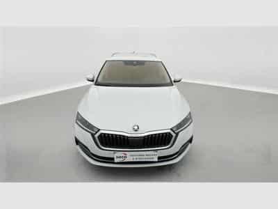 Skoda Octavia 1.5 e-TSi 150cv DSG Selection CARPLAY / FULL LED / CAMERA (2025) - Foto 4