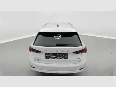 Skoda Octavia 1.5 e-TSi 150cv DSG Selection CARPLAY / FULL LED / CAMERA (2025) - Foto 5