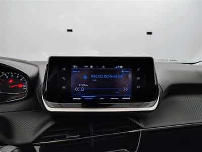 Peugeot 2008 1.2 PureTech 130Cv Style (2022) - Photo 11