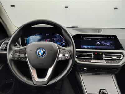 BMW 330 330eA PHEV Touring NAVI / CUIR SPORT / FULL LED (2022) - Photo 9