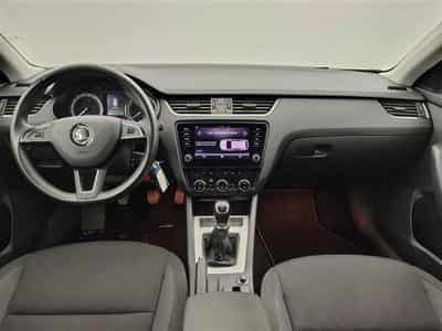 Skoda Octavia 1.6 TDi 115Cv Ambition NAVI / ALU / PDC (2020) - Photo 8