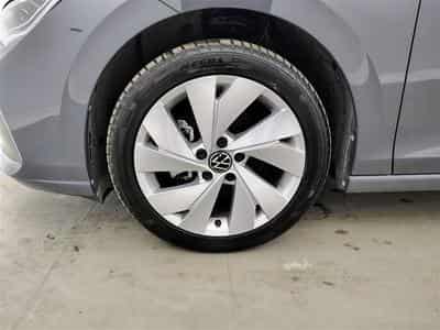 VW Golf 1.5 eTSI Life DSG/NAVI/TO PANO/FULL LED/JA17/PDC (2024) - Foto 6