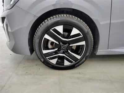 Peugeot 208 1.2i PureTech 100Cv Allure (2024) - Photo 6