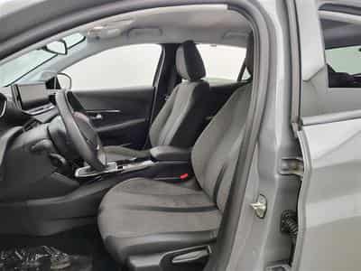 Peugeot 208 1.2i PureTech 100Cv Allure (2024) - Photo 7