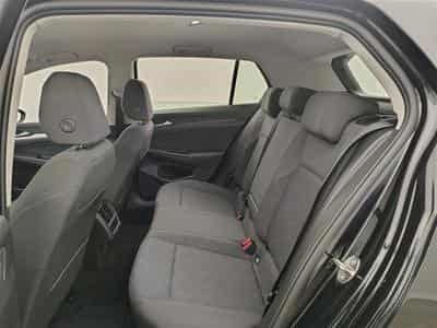 VW Golf 1.0 eTSI Life Business DSG/NAVI/FULL LED/JA16/PDC (2024) - Photo 13