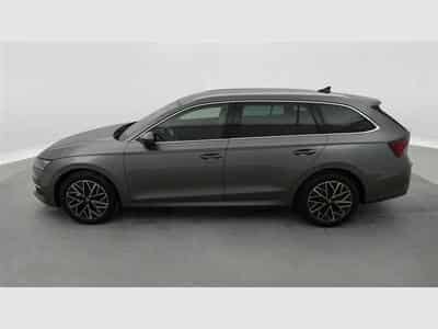Skoda Octavia 1.5 e-TSi 150cv DSG Selection CARPLAY / FULL LED / CAMERA (2026) - Foto 3