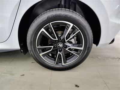 Skoda Fabia 1.0 TSI 115cv DSG MonteCarlo CARPLAY / FULL LED / CAMERA (2026) - Foto 6