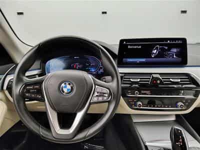 BMW 520 520eA PHEV CUIR/NAVI/FULL LED/JA18/PDC (2021) - Foto 9