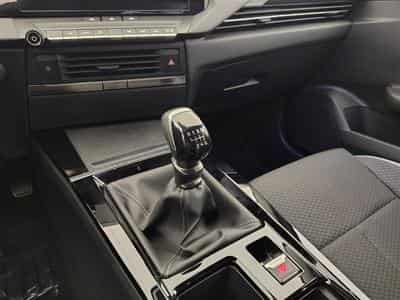 Opel Astra Sports Tourer 1.2 Turbo Edition NAVI / FULL LED / CARPLAY (2024) - Foto 12
