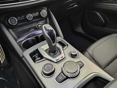 Alfa-Romeo Stelvio 2.2 MJD AWD Sprint NAVI / CUIR / CARPLAY (2022) - Foto 12