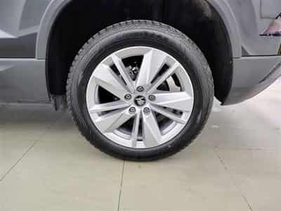 Skoda Karoq 1.0 TSI 115Cv Executive NAVI / CAMERA / CARPLAY / PDC (2025) - Foto 6