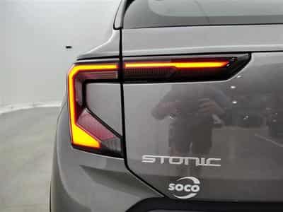 Kia Stonic 1.0 T-GDi DCT LX NAVI / FULL LED / CAMERA / JA 16" (2026) - Photo 15