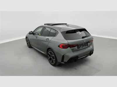 BMW 120 120iA Pack M NAVI / FULL LED / PANO / CAMERA / JA 18" (2025) - Photo 2
