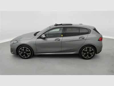 BMW 120 120iA Pack M NAVI / FULL LED / PANO / CAMERA / JA 18" (2025) - Photo 3