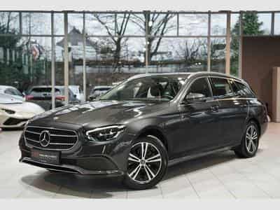 Mercedes E 220 d T Avantgarde *1.Hand *AHK *Navi *MwSt. (2023) - Photo 1