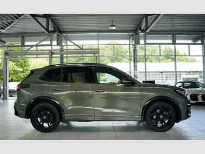 VW Tiguan 2.0 TDI R Line *2.H *20 *Pano *Matrix (2024) - Photo 6