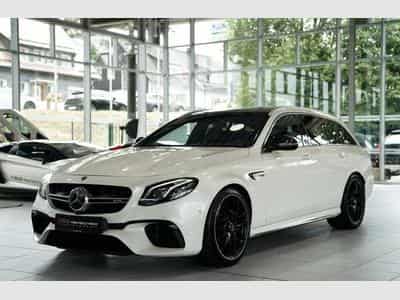 Mercedes E 63 AMG S 4M T *20 *Perf-AGA *Pano *Keramik (2018) - Photo 2